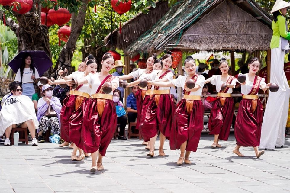 “Nghỉ dưỡng diệu kỳ, phiêu hè lãng mạn” tại miền biển di sản