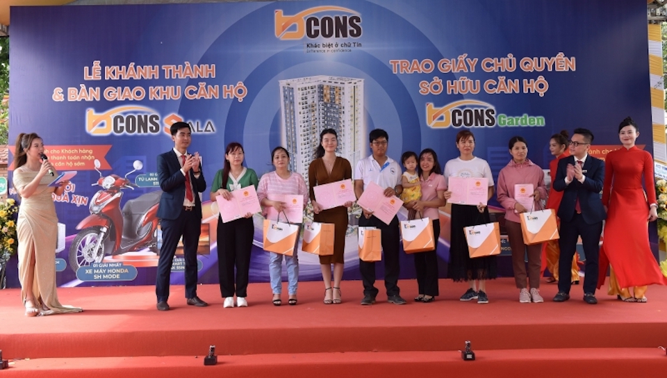 Tập đoàn Bcons bàn giao 500 giấy chủ quyền căn hộ Bcons Garden