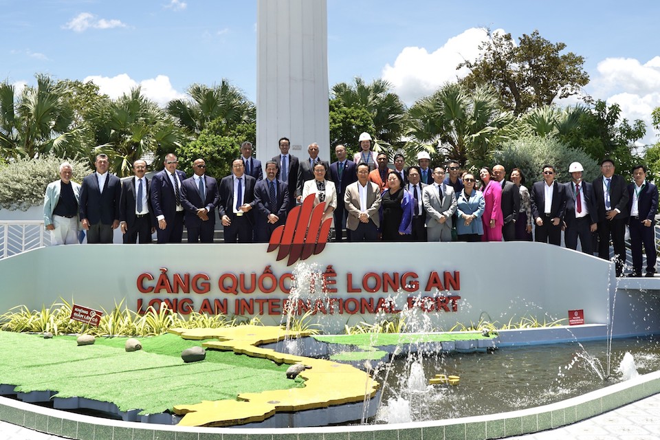 Cảng quốc tế Long An và cảng Oakland ký kết hiệp định hợp tác thúc đẩy quan hệ thương mại