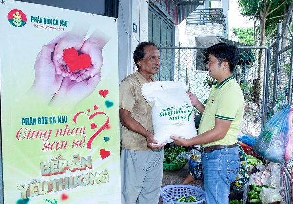 Cùng Phân Bón Cà Mau mang gạo tới các bếp ăn yêu thương tại Cần Thơ