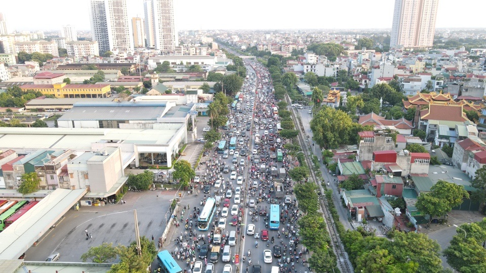 Đường phố Hà Nội ùn tắc dài trước kỳ nghỉ lễ