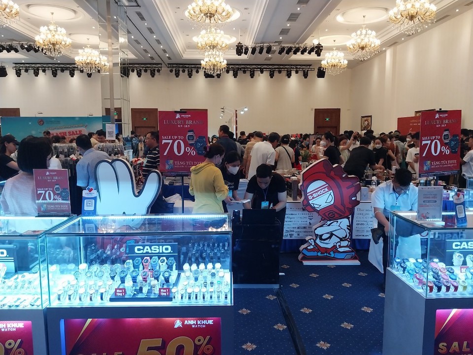 Khai mạc sự kiện hàng hiệu khuyến mãi khủng tại Tân Sơn Nhất Pavilion