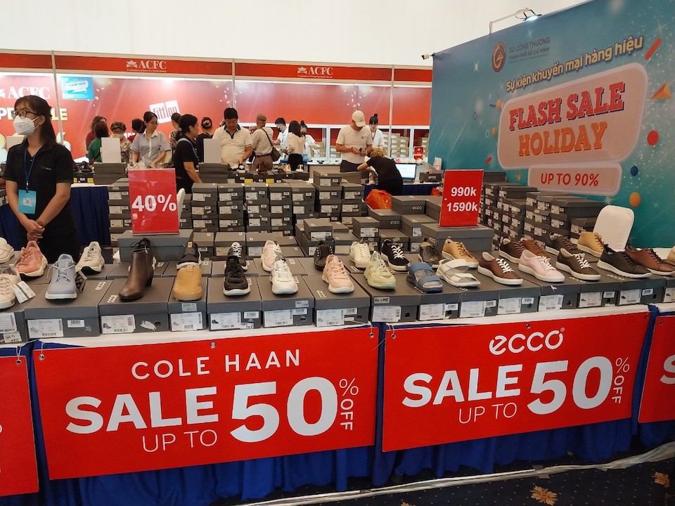 Khai mạc sự kiện hàng hiệu khuyến mãi khủng tại Tân Sơn Nhất Pavilion