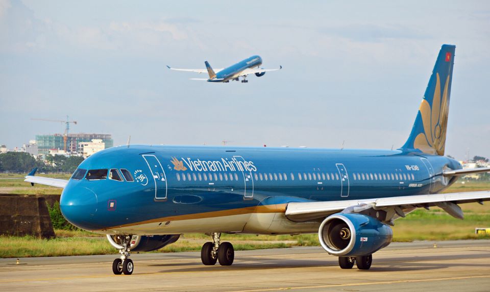 Vietnam Airlines mở bán vé máy bay Tết Nguyên đán Giáp Thìn 2024