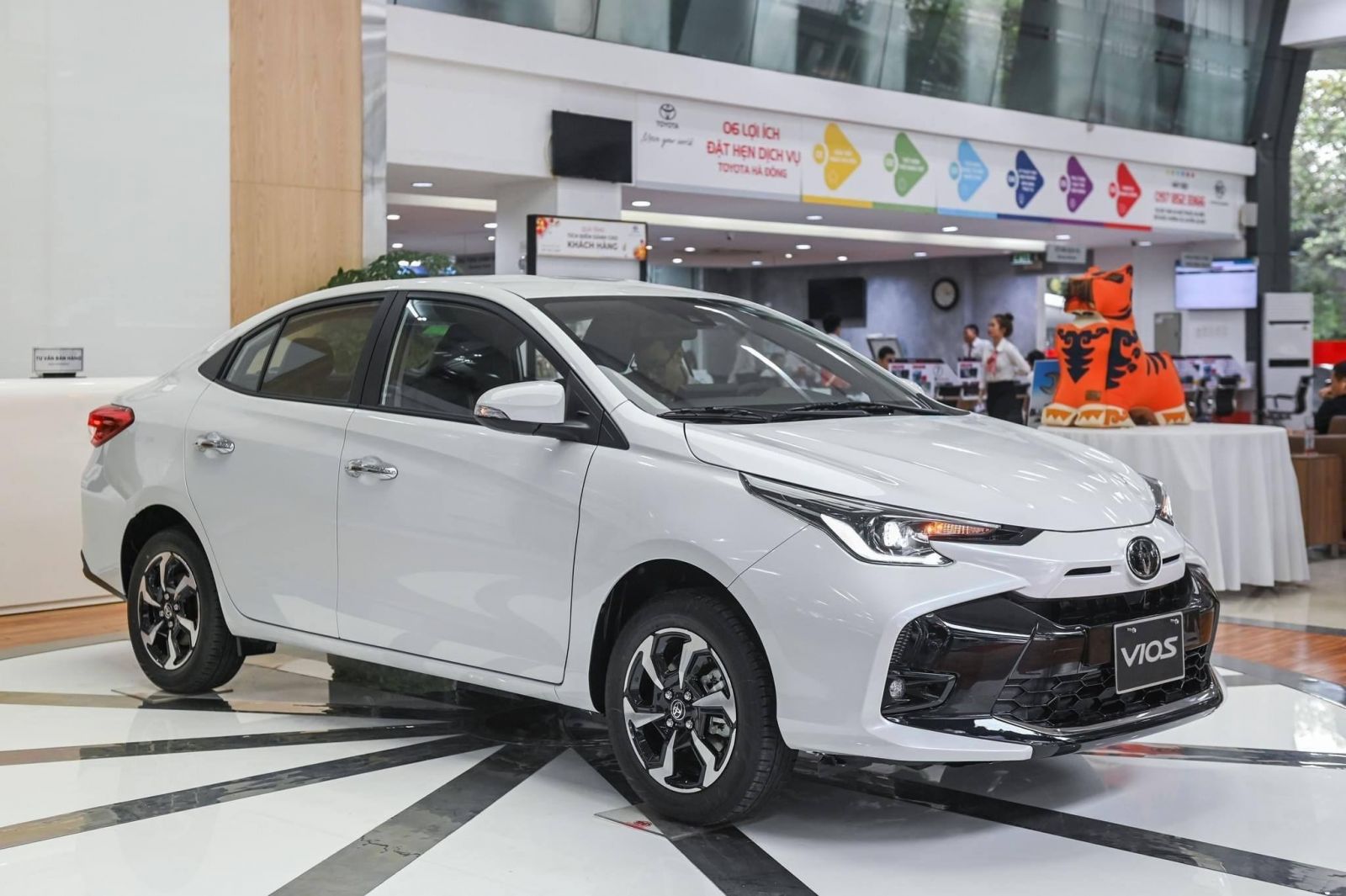 Giá xe ô tô Toyota tháng 10/2023: Nhiều ưu đãi hấp dẫn