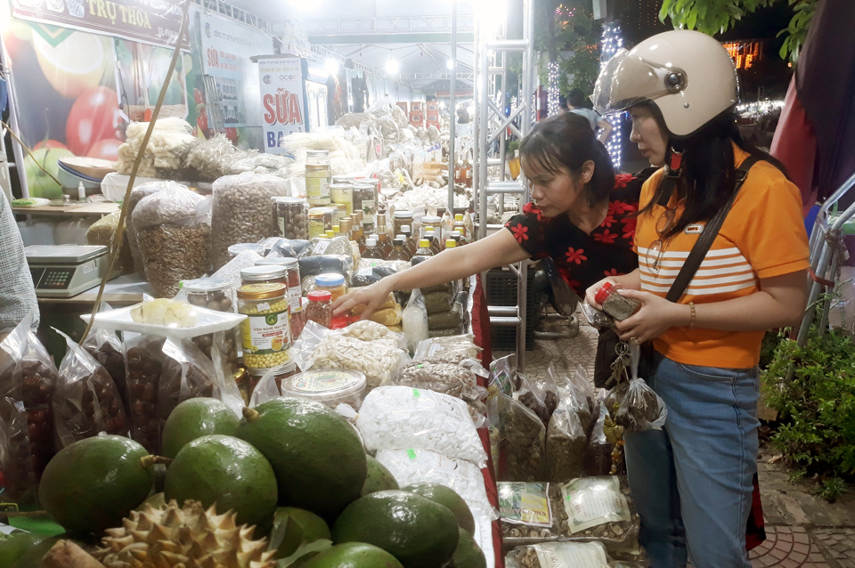 Khai mạc Tuần hàng trái cây, nông sản các tỉnh, thành 2023