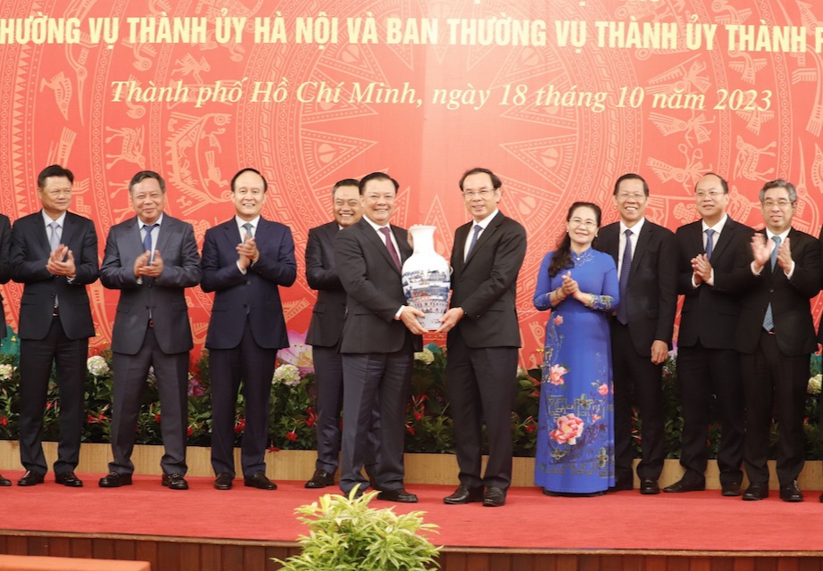 Hà Nội và TP Hồ Chí Minh ký biên bản ghi nhớ tăng cường hợp tác