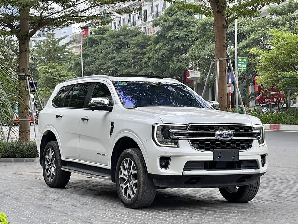 Giá xe ô tô Ford tháng 10/2023: Hỗ trợ 50% lệ phí trước bạ