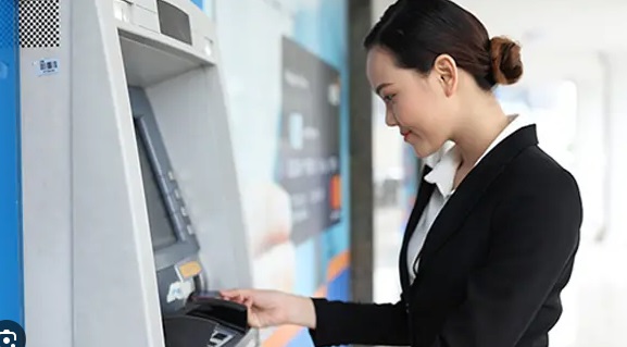 Những lưu ý khi chuyển tiền qua ATM