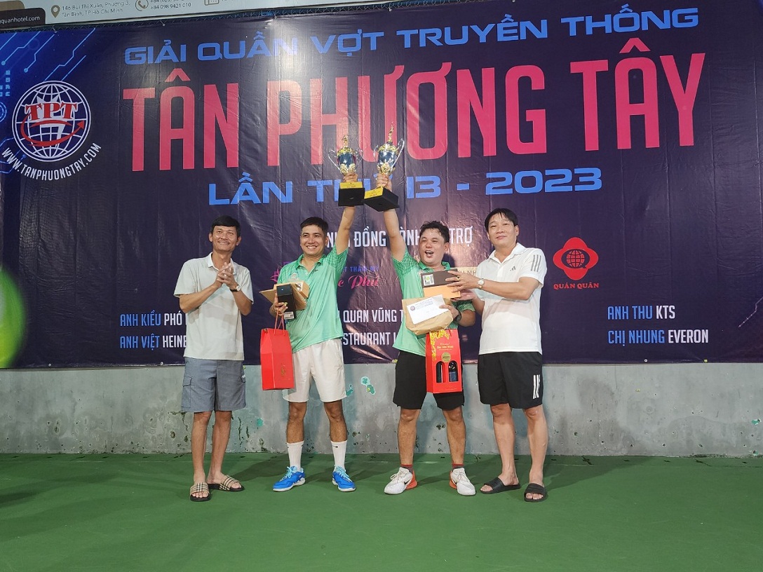 Sôi nổi giải quần vợt truyền thống cúp Tân Phương Tây lần thứ 13
