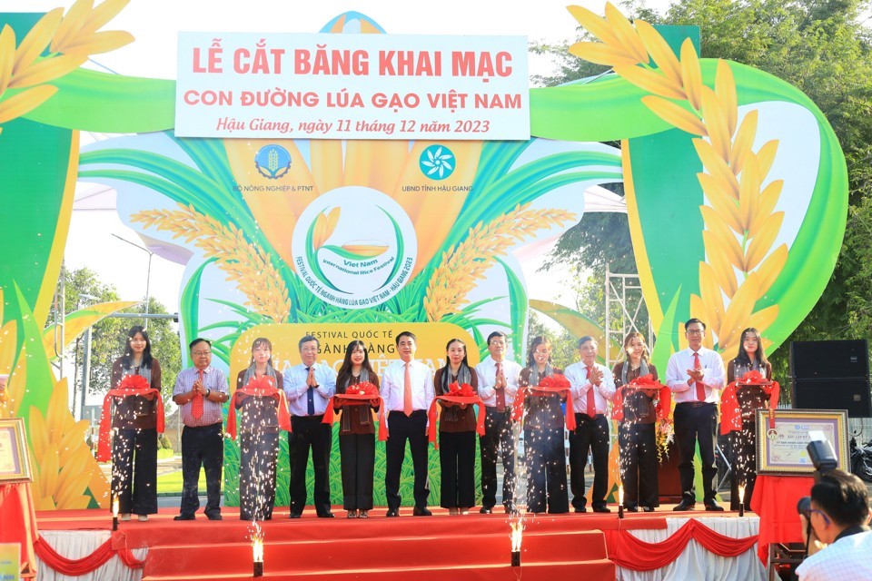 Festival Quốc tế ngành hàng lúa gạo Việt Nam-Hậu Giang 2023: Khai mạc triển lãm "Con đường lúa gạo Việt Nam"