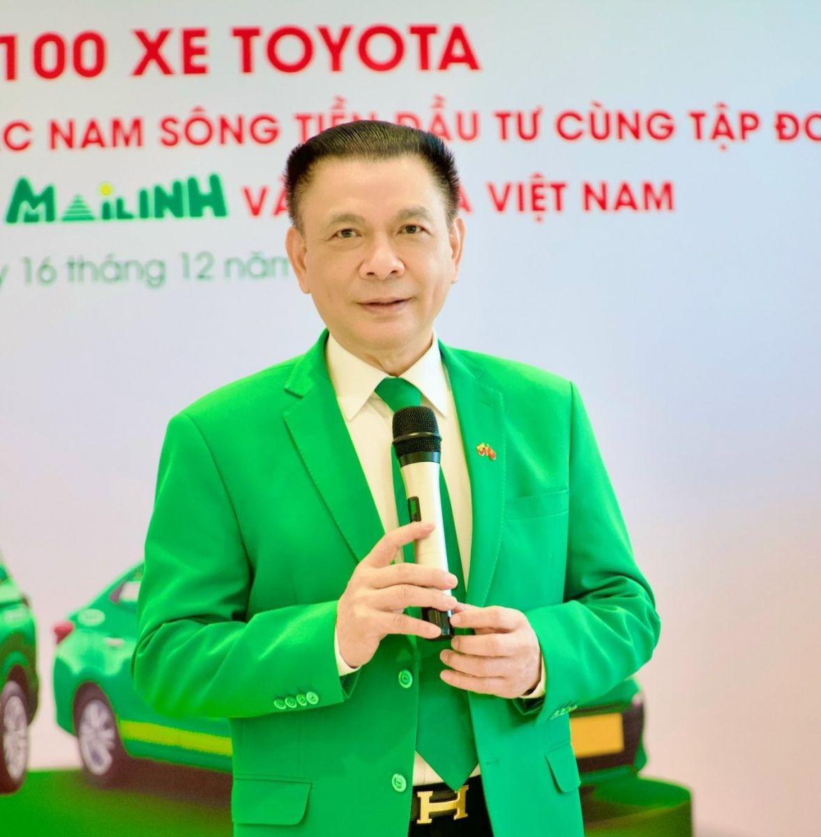 Toyota Phú Mỹ Hưng bàn giao 100 xe taxi cho công ty Nam Sông Tiền đầu tư vào Mai Linh