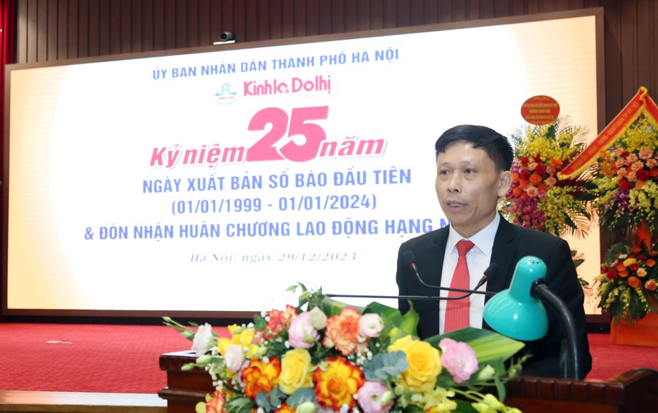 Kỷ niệm 25 năm Ngày xuất bản số báo đầu tiên của (01/01/1999-01/01/2024): Báo Kinh tế & Đô thị đón nhận Huân chương Lao động hạng Nhất