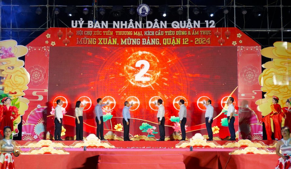 Quận 12, TP Hồ Chí Minh: Hơn 500 gian hàng tham gia hội chợ xúc tiến thương mại, kích cầu tiêu dùng và ẩm thực