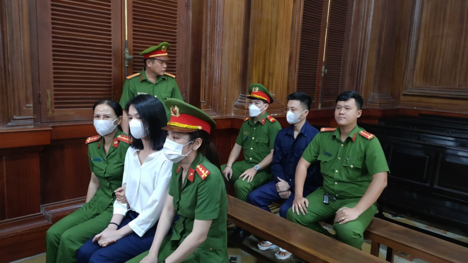 Bị cáo Trần Ngọc Trinh bị tuyên phạt 12 tháng tù treo