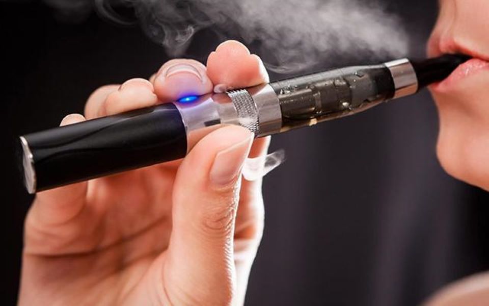 Thủ tướng yêu cầu ban hành giải pháp quản lý thuốc lá điện tử