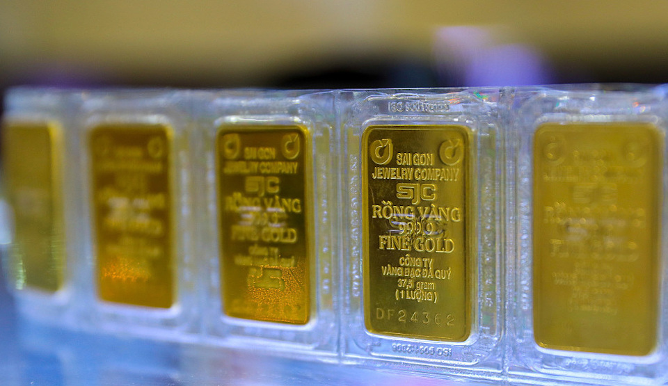 Giá vàng ngày 23/5/2024: Vàng thế giới giảm sau biên bản họp của FED