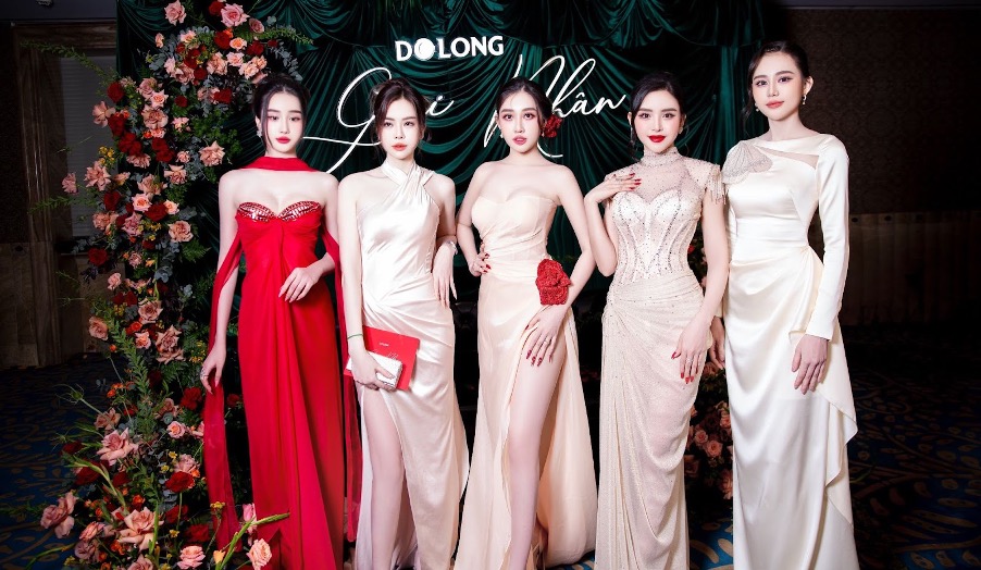 Hoa hậu Huỳnh Thúy Anh khoe nhan sắc diều diễm tại fashionshow “Giai Nhân” của Đỗ Long