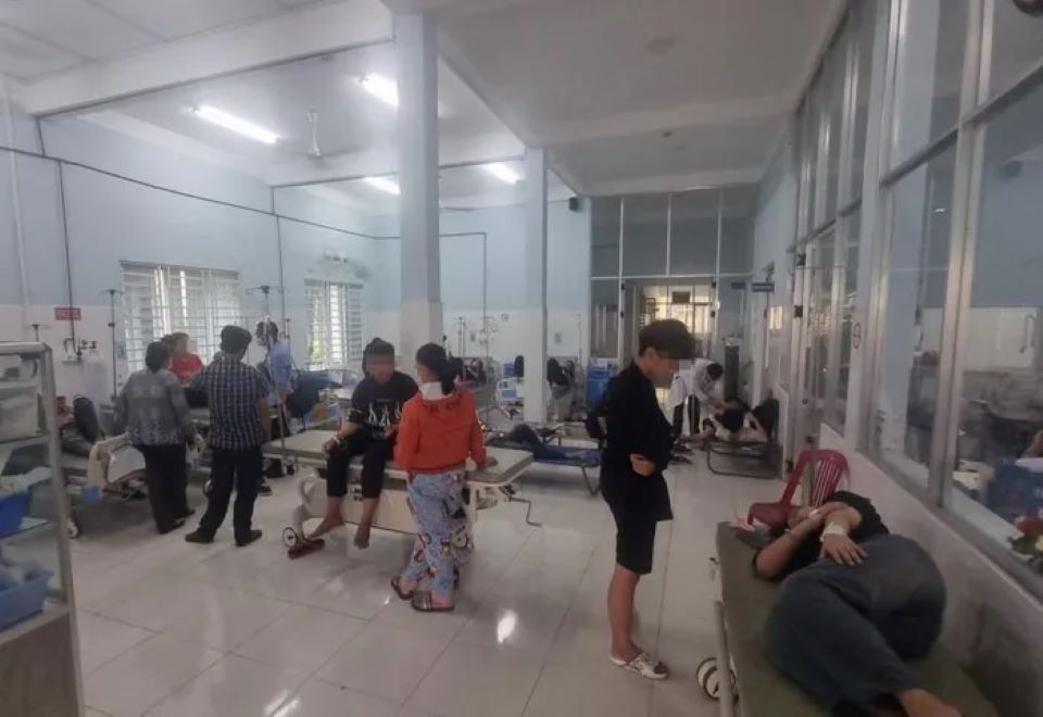 Điều tra, làm rõ vụ 63 công nhân nhập viện nghi bị ngộ độc ở Bình Phước