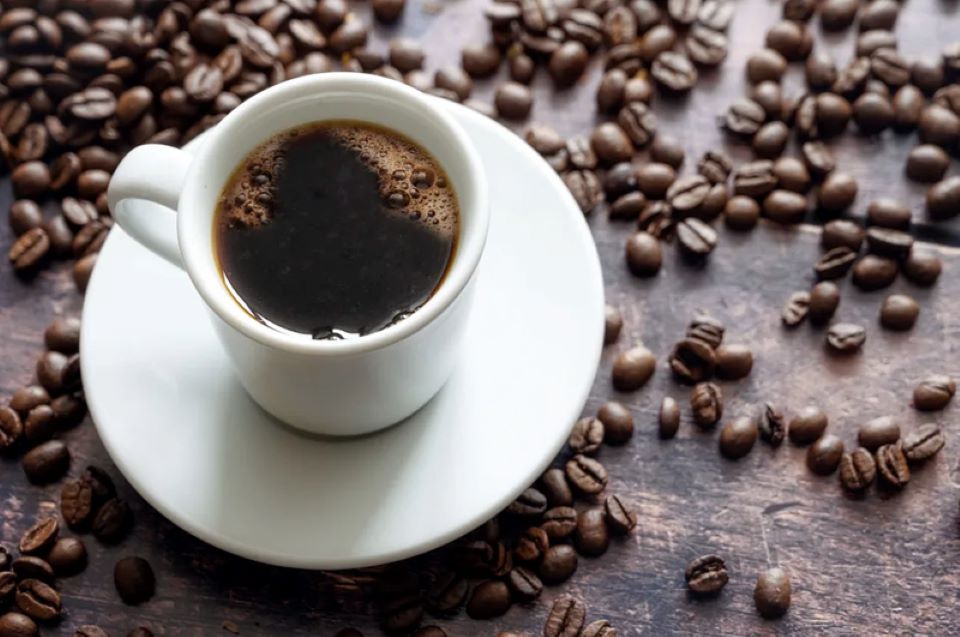 Uống quá nhiều cà phê mỗi ngày có gây hại cho sức khỏe?