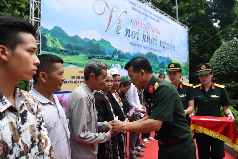 Tân Hiệp Phát "Về nguồn" để tri ân những cựu chiến binh anh hùng