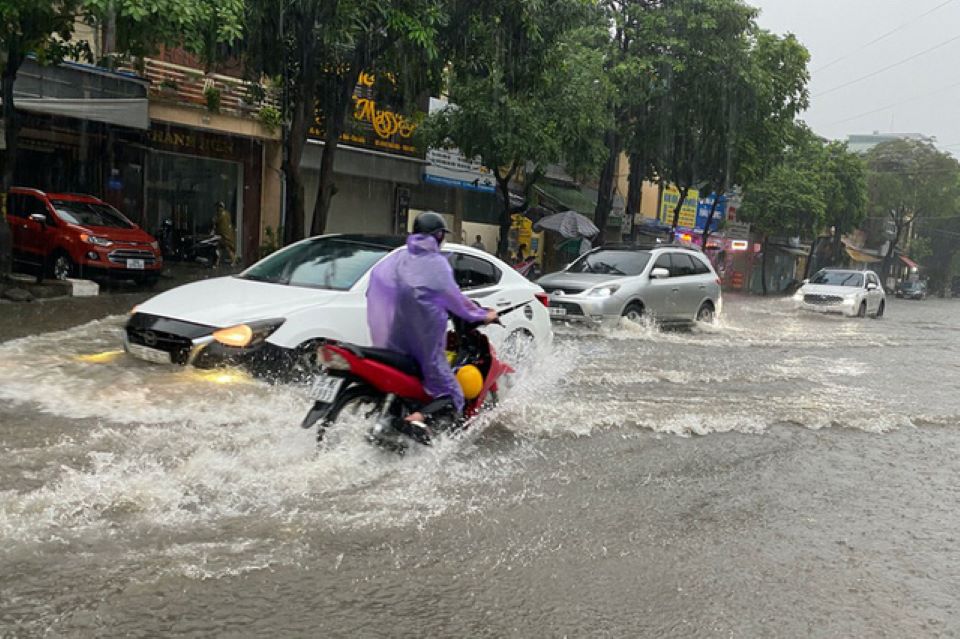 Những việc nên làm nếu gặp phải lũ lụt trong đô thị