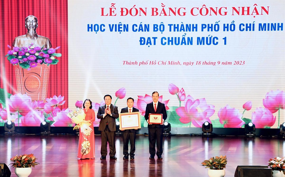 Học viện Cán bộ TP Hồ Chí Minh chào đón 336 tân sinh viên Khoa xây dựng Đảng