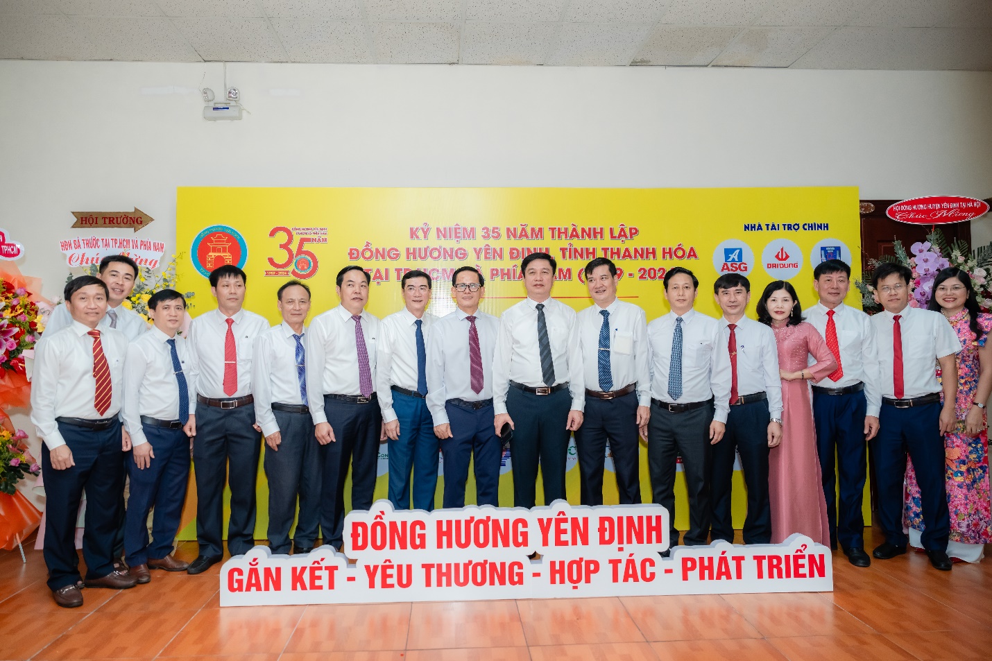 Đồng hương huyện Yên Định ủng hộ 600 triệu đồng cho quê hương