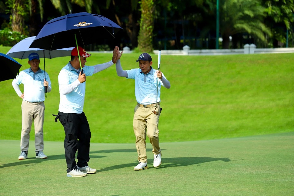 Giải golf thường niên CLB Friends “Tranh cúp Miền Nam Group”: Nữ golfer đoạt giải HiO