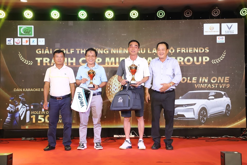 Giải golf thường niên CLB Friends “Tranh cúp Miền Nam Group”: Nữ golfer đoạt giải HiO