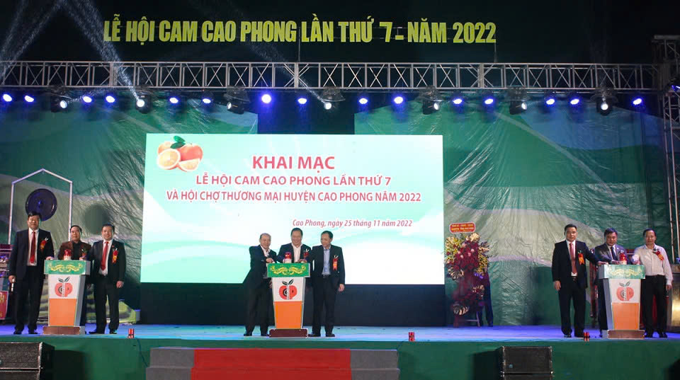 Mê mẩn những vườn cam Cao Phong trĩu quả “hái ra tiền” ở Hòa Bình