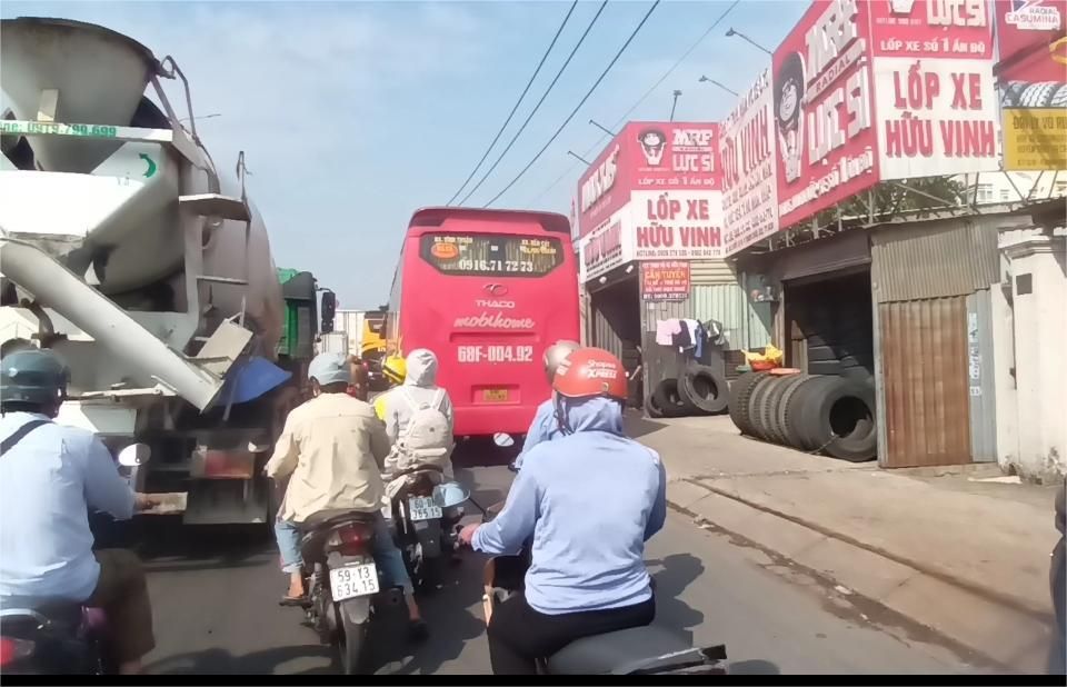 TP Hồ Chí Minh tăng cường kiểm tra xe dừng đỗ không đúng quy định