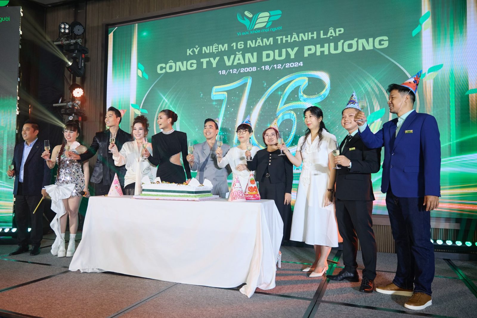 Công ty Văn Duy Phương kỷ niệm 16 năm thành lập