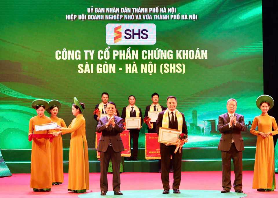 Hà Nội tôn vinh doanh nghiệp, doanh nhân Thăng Long tiêu biểu 2024