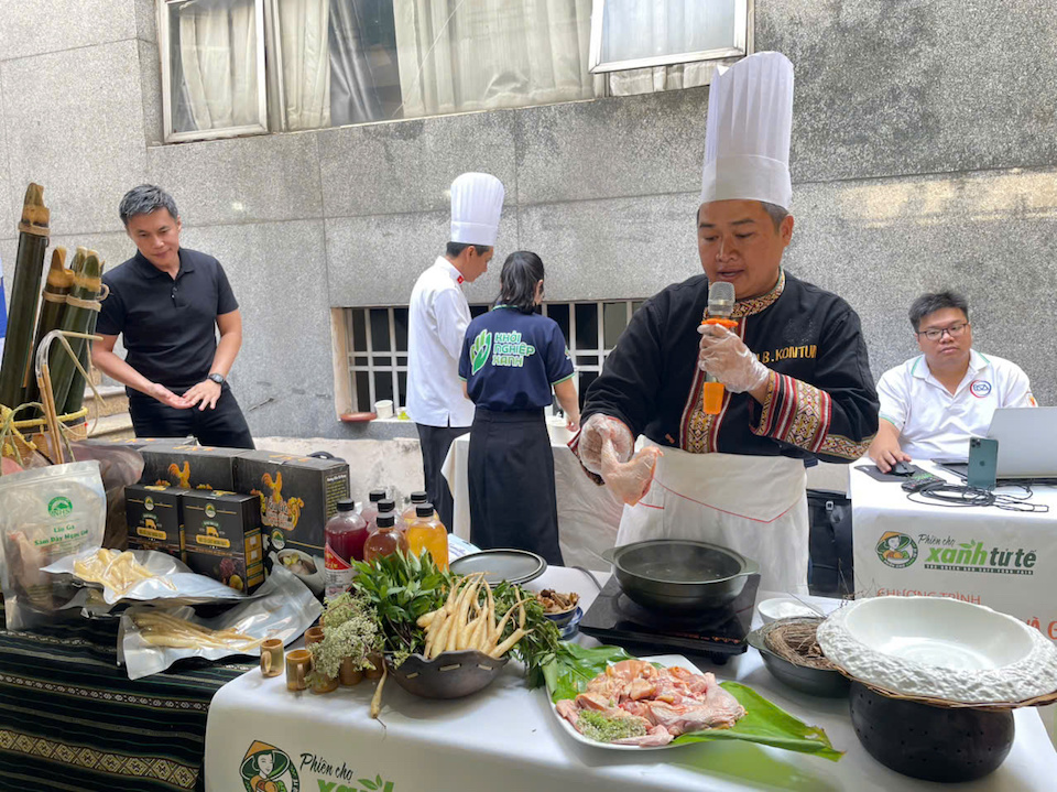 TP Hồ Chí Minh: Hàng nghìn đặc sản địa phương phục vụ người tiêu dùng dịp cuối năm