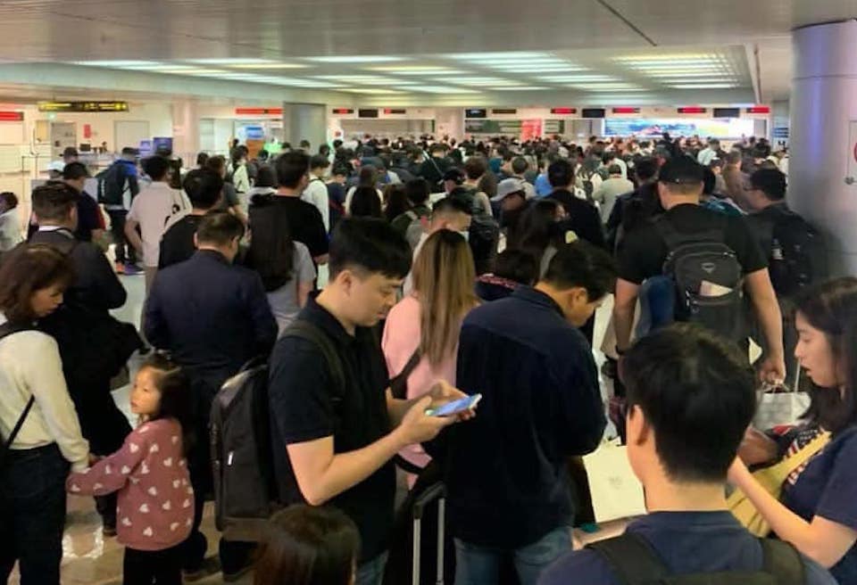 Sân bay Tân Sơn Nhất đón lượng khách cao kỷ lục trong ngày mùng 5 Tết