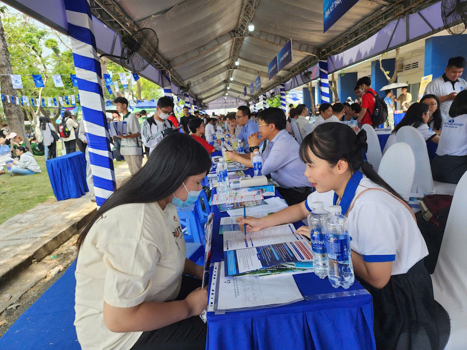 Học viện Cán bộ TP Hồ Chí Minh gây ấn tượng tại ngày hội tư vấn tuyển sinh - hướng nghiệp 2025