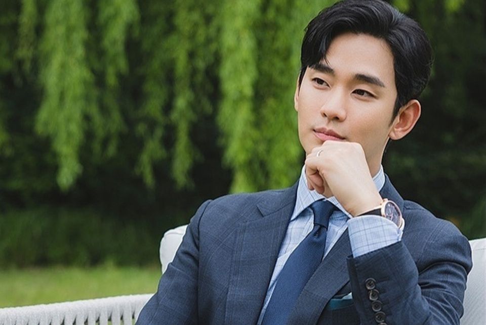 Kim Soo Hyun bị tẩy chay sau scandal