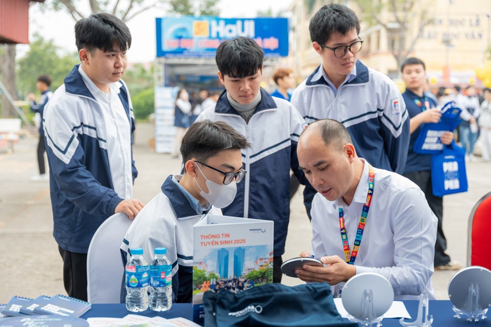 Quy đổi về thang điểm chung trong xét tuyển đại học: chưa hết băn khoăn