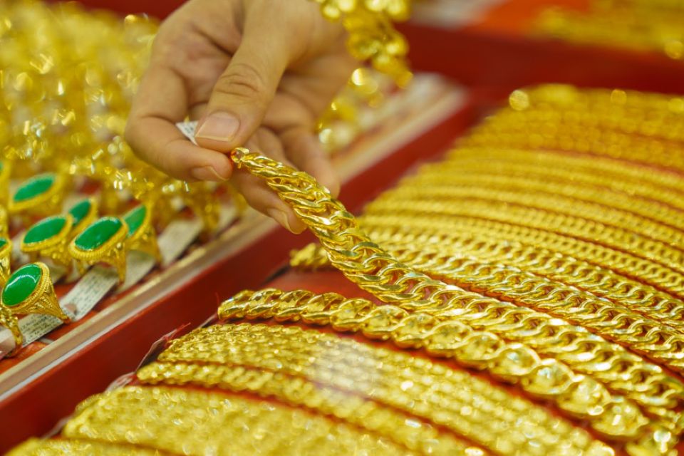 Giá vàng ngày 14/3/2025: Vàng thế giới và trong nước vọt lên mức kỷ lục