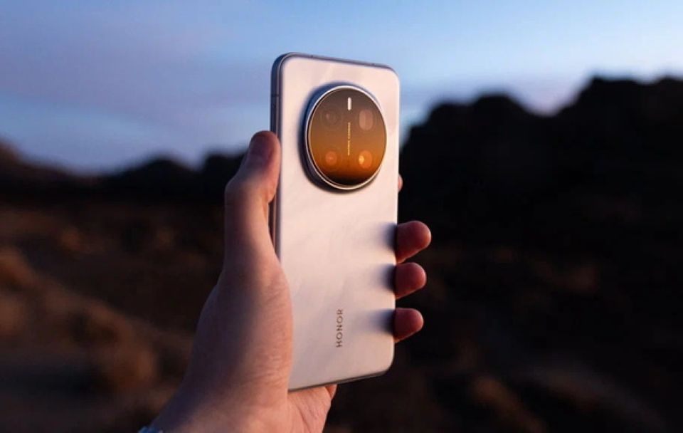 Ra mắt smartphone đầu tiên có pin siêu khủng 8.000mAh