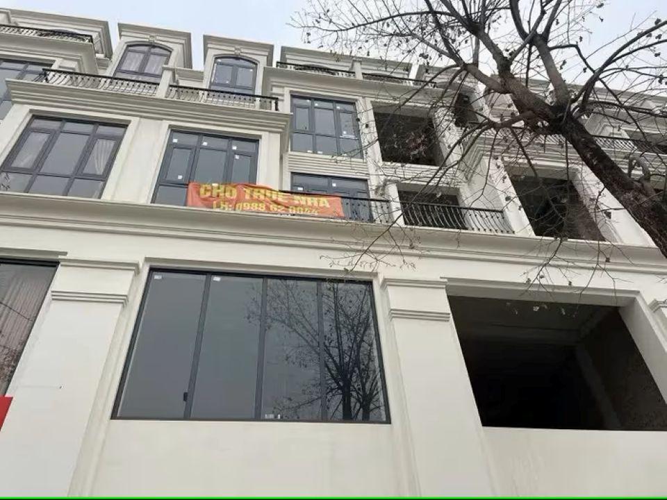 Ngỡ ngàng loạt biệt thự, liền kề triệu đô cho thuê với giá 'bèo'
