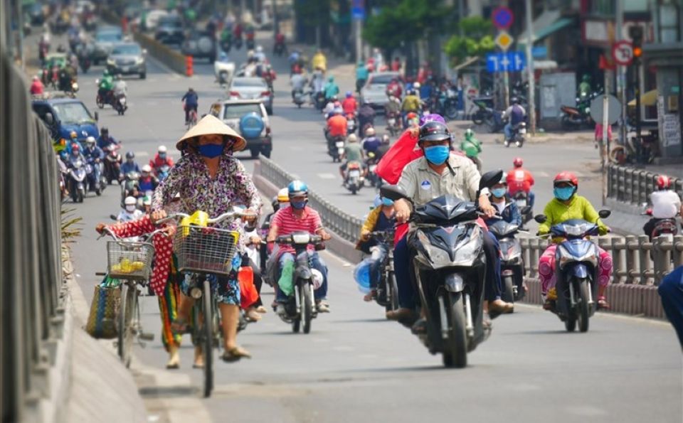 Thời tiết ngày 4/5/2025: Bắc Bộ tăng nhiệt, Nam Bộ cục bộ có mưa