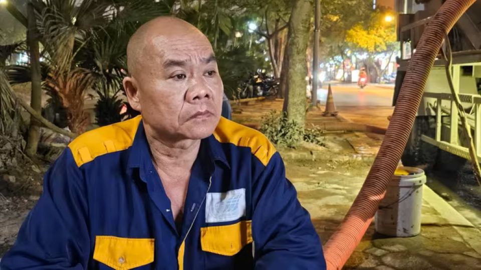 Chuyện về những "người hùng thầm lặng" hồi sinh sông Tô Lịch