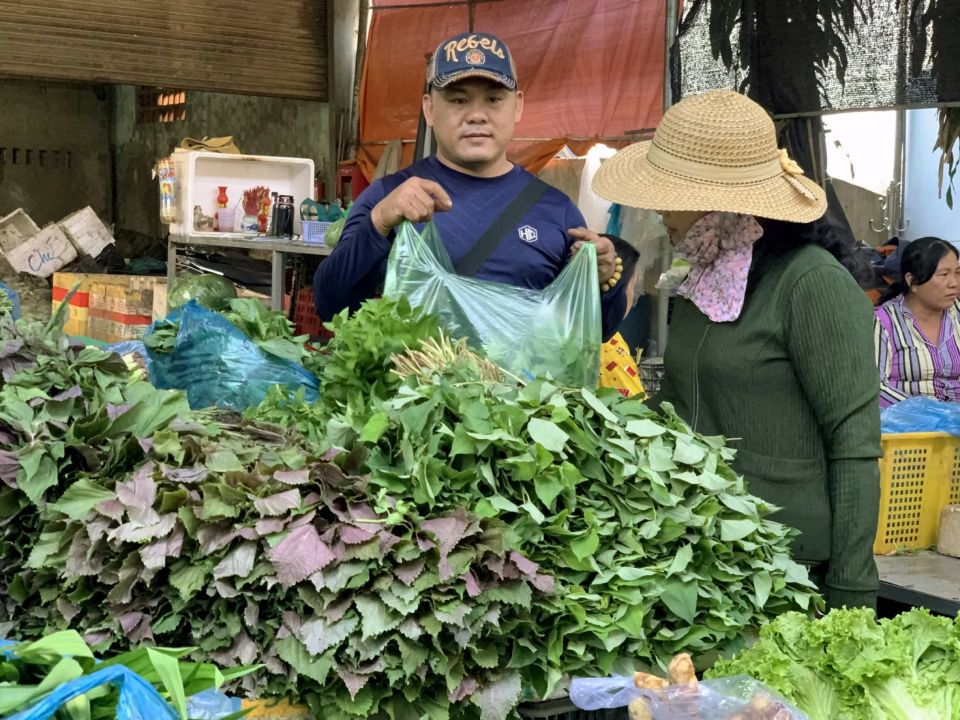 Mua sắm trong kỳ nghỉ 30/4 và 1/5: siêu thị thắng lớn, chợ truyền thống “thất thủ”