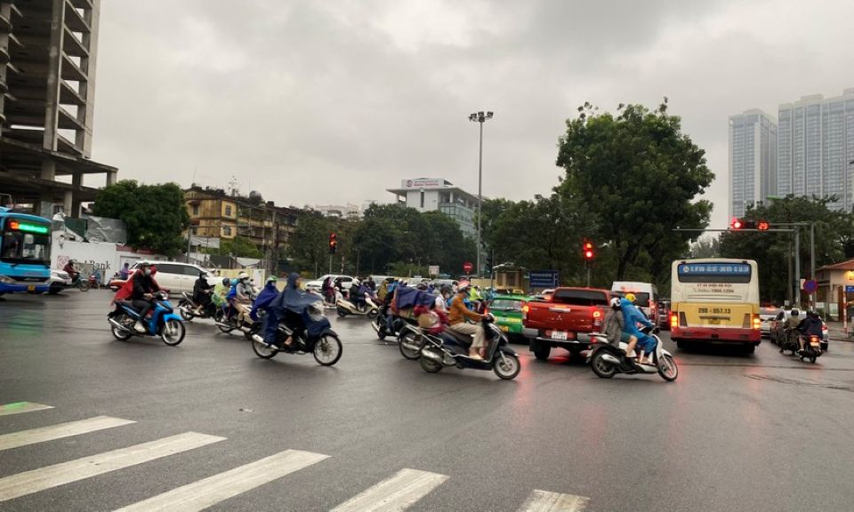 Thời tiết ngày 7/5/2025: Bắc Bộ nắng nóng cục bộ, Nam Bộ mưa rào và giông rải rác