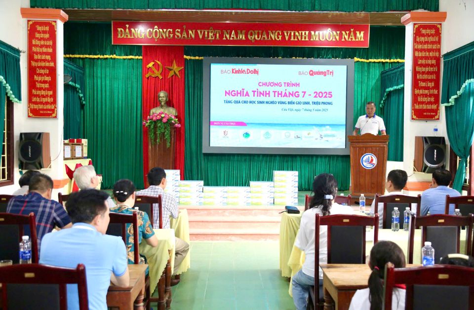 Báo Kinh tế & Đô thị - Báo Quảng Trị tổ chức chương trình “Nghĩa tình Tháng 7”