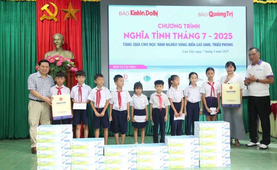Báo Kinh tế & Đô thị - Báo Quảng Trị tổ chức chương trình “Nghĩa tình Tháng 7”
