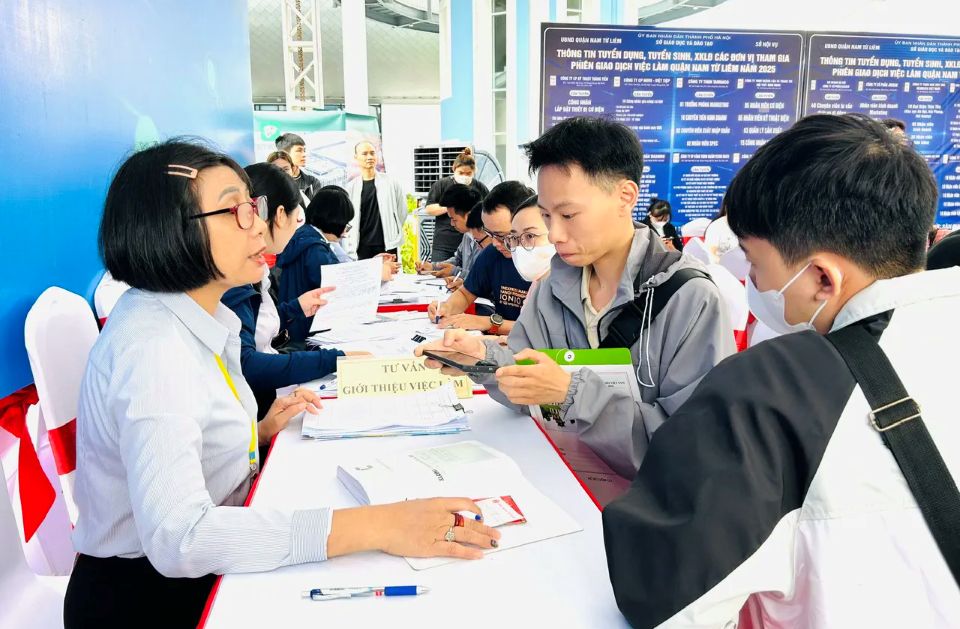 Đề xuất tăng mức hưởng trợ cấp thất nghiệp lên 70%