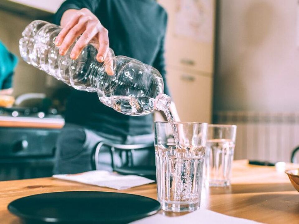 Cách tăng cường năng lượng vào buổi sáng mà không cần cà phê